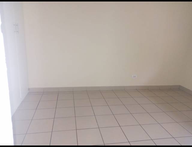 2.5 BEDROOM FLAT FOR SALE IN GLENWOOD